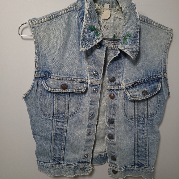Floral Embroidered Vintage Jean Vest - Picture 2 of 7